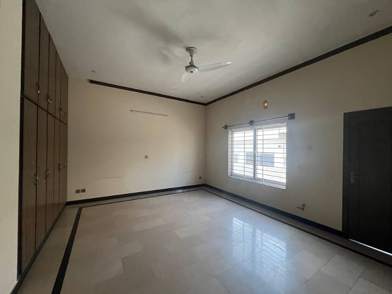 14 Marla Upper Portion For Rent In G14-4 5