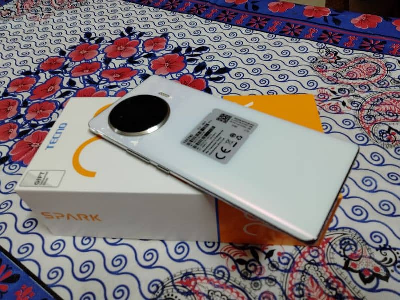 tecno spark 20 pro plus. . 16/256 3