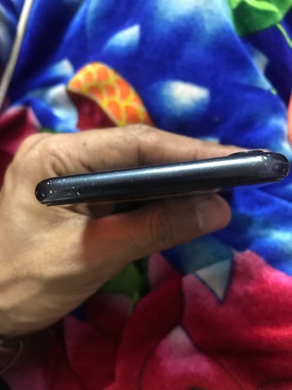 iphone 7 Black | 32GB | Factory unlock | PTA Approved 5