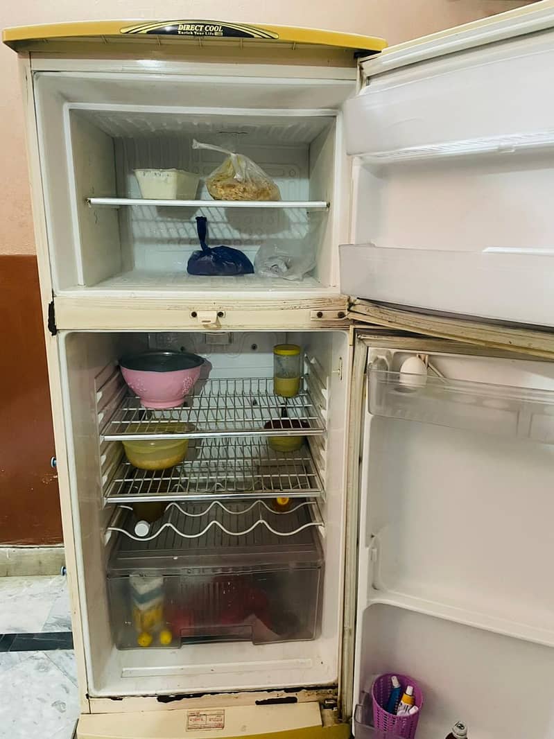 Medium Size Waves Refrigerator (Urgent Sale) 1