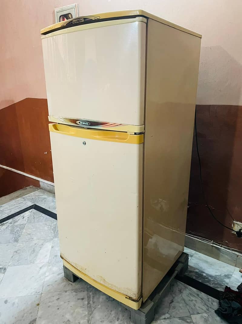 Medium Size Waves Refrigerator (Urgent Sale) 3