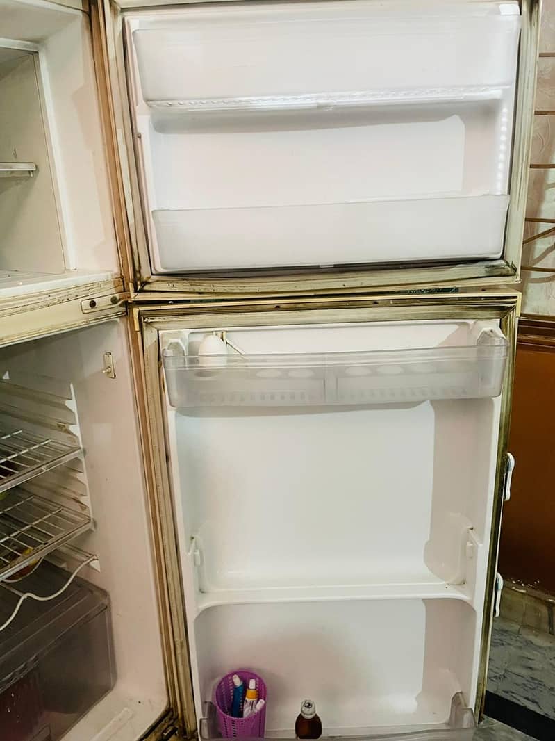 Medium Size Waves Refrigerator (Urgent Sale) 4