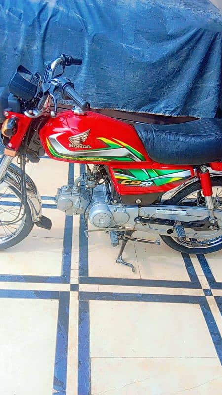 bike new condition hy 03138259335 per call kr len 3