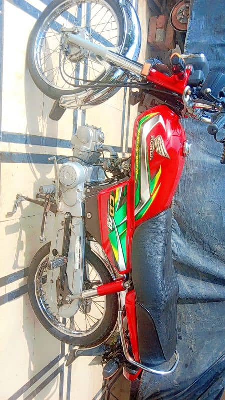 bike new condition hy 03138259335 per call kr len 6