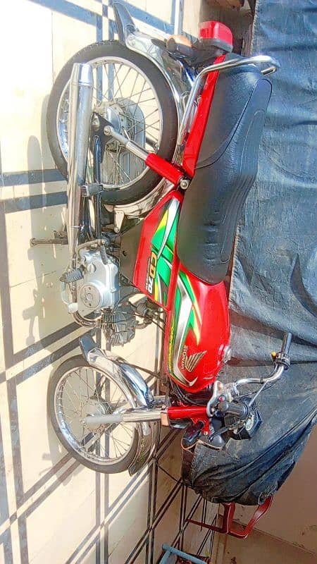 bike new condition hy 03138259335 per call kr len 7