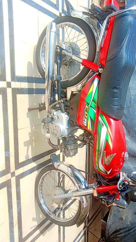 bike new condition hy 03138259335 per call kr len 8