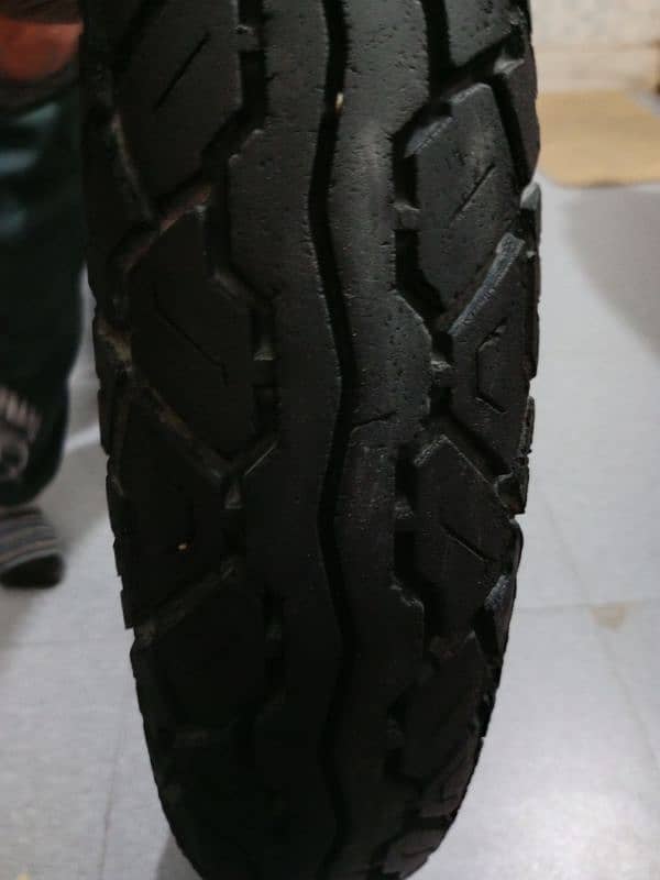 Suzuki GS 150 Tyre 0