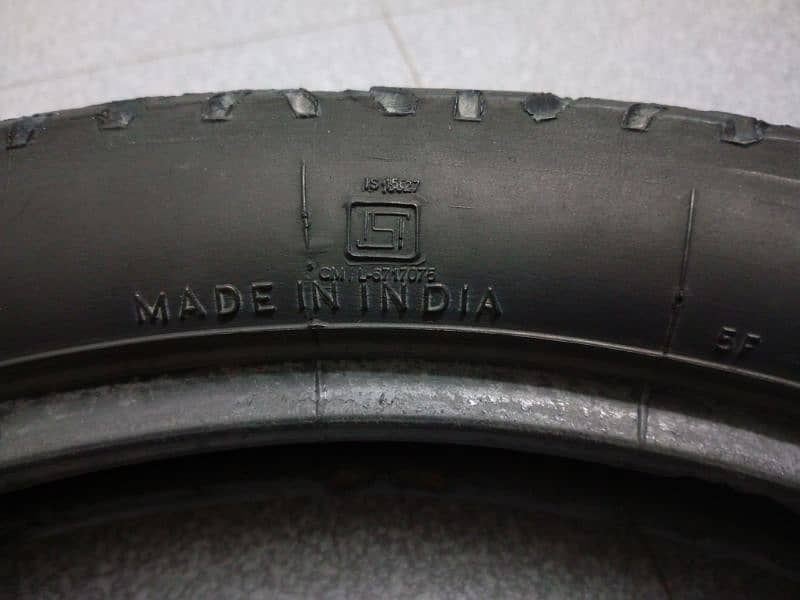 Suzuki GS 150 Tyre 2