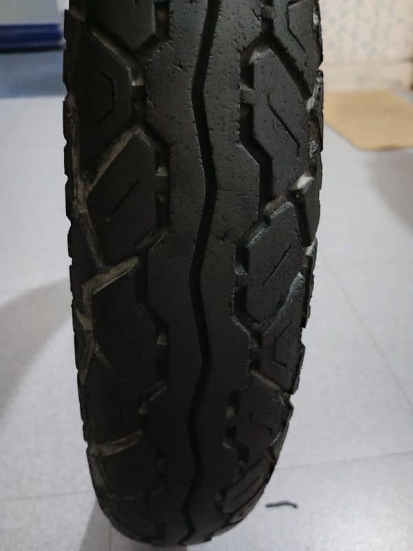 Suzuki GS 150 Tyre 4