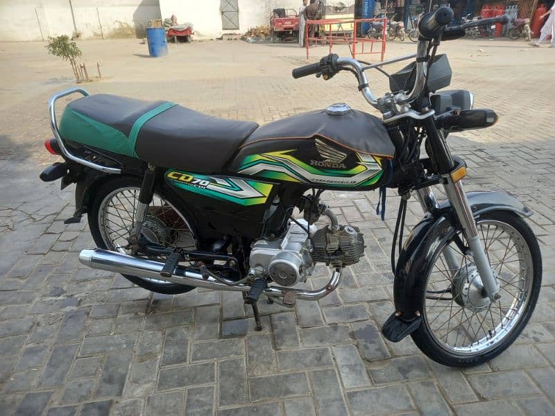 assalam alkuam I'm selling honda cd 70 ok bike hai 3