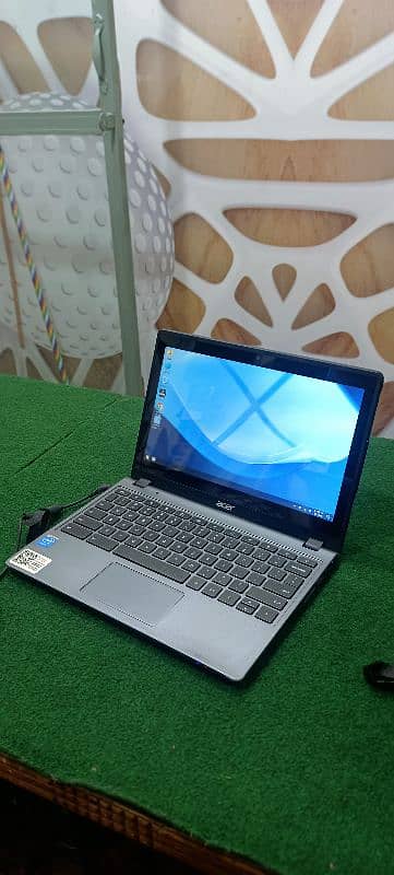 Acer c740p Intel Celeron 5th gen 4gb ram 128ssd Touch screen laptop 0