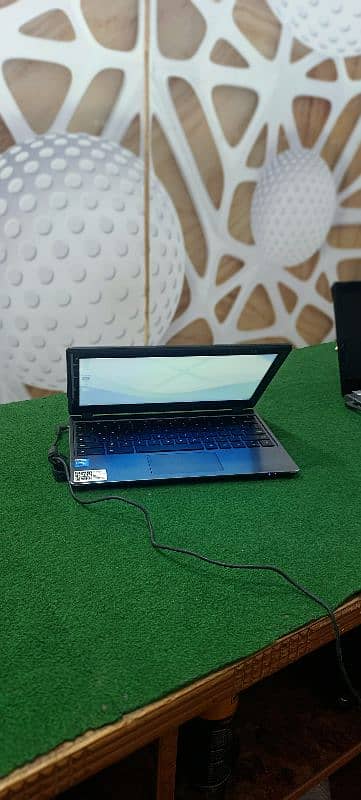 Acer c740p Intel Celeron 5th gen 4gb ram 128ssd Touch screen laptop 1