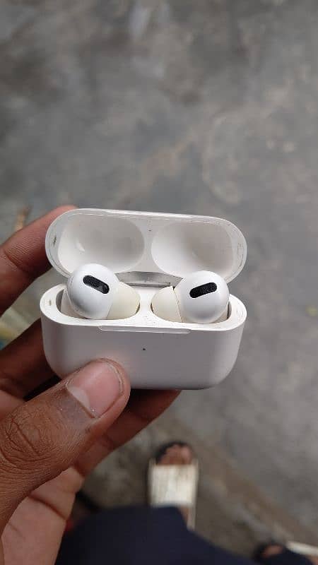 Apple airpods hain 1