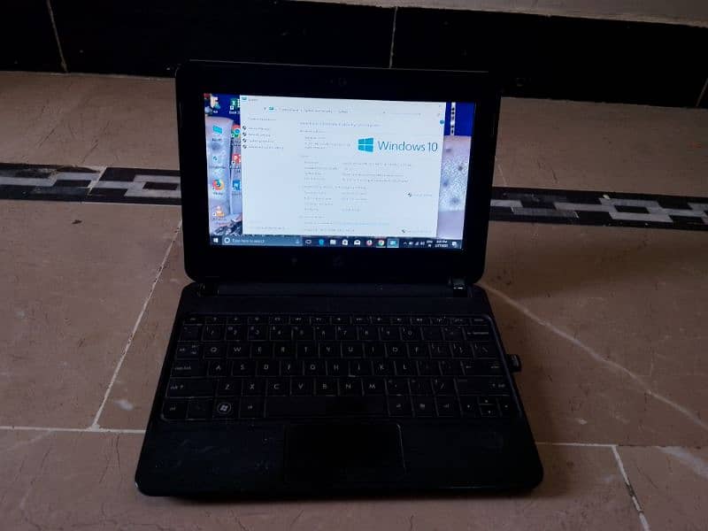 HP Mini Laptop Mint Condition 2