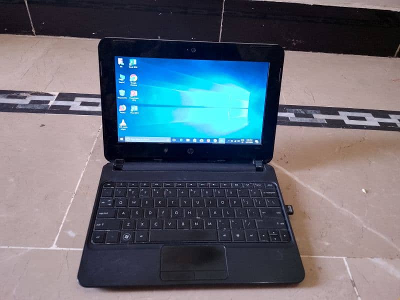 HP Mini Laptop Mint Condition 3