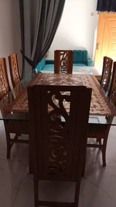 dining table and 6 chairs new condition 10/10 for sale