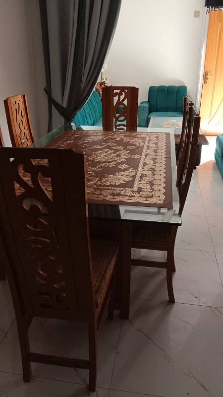 dining table and 6 chairs new condition 10/10 for sale 7