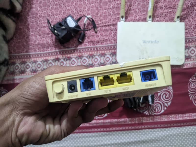 Tenda Router+Fiber Device 3