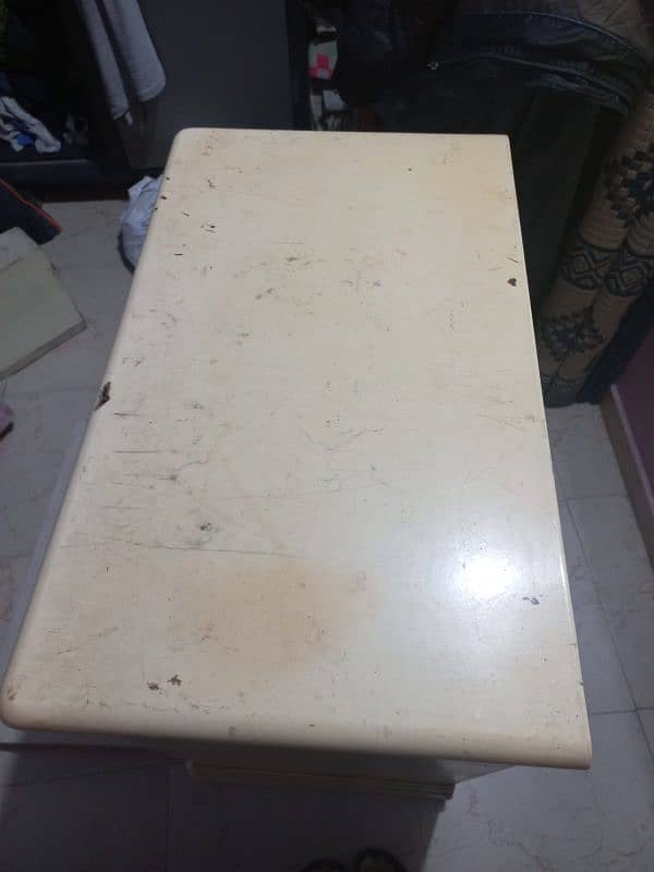 sewing machine plus cabnit wood table 9