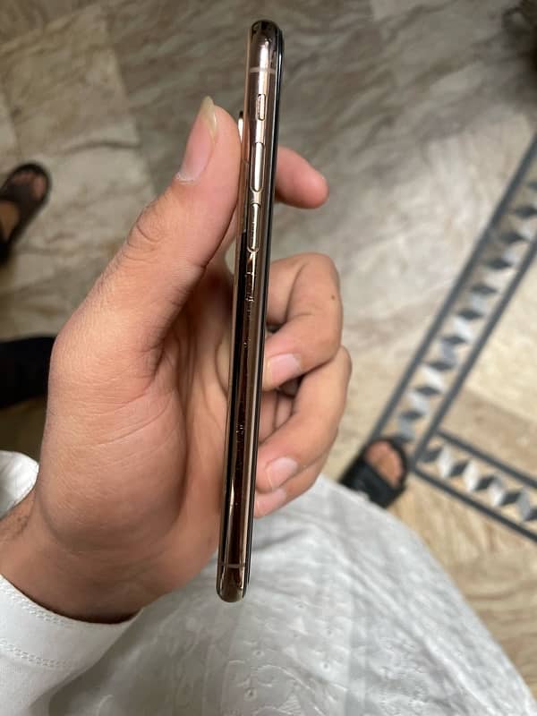 iphone xs pta approved 4