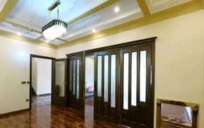 Brand New 1 Kanal House Available In Model Town For sale