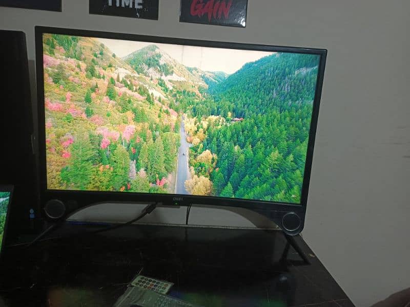 Nobel 32 inch LCD 1