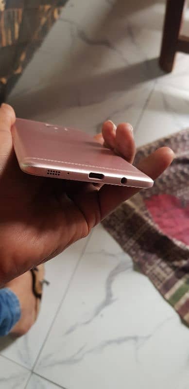 Samsung Galaxy c9 pro 10by10 condition 2