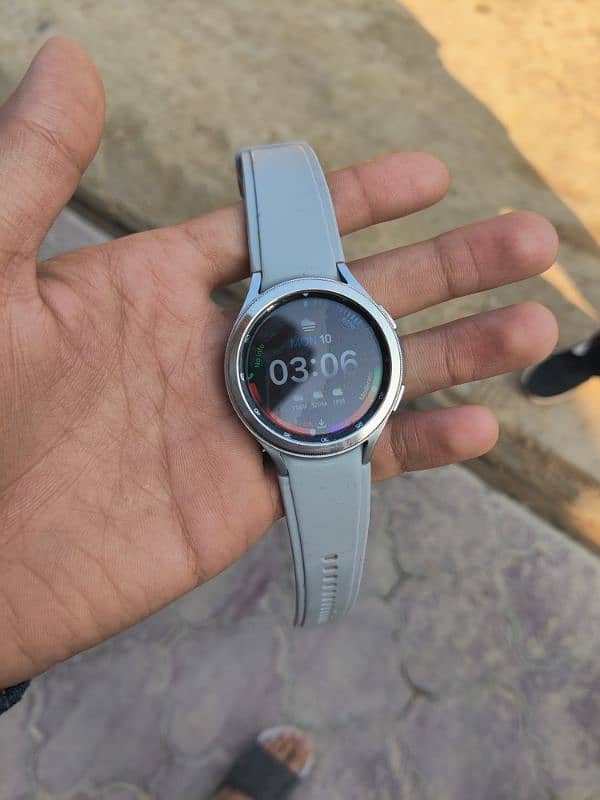 Samsung watch 4 Classic 0