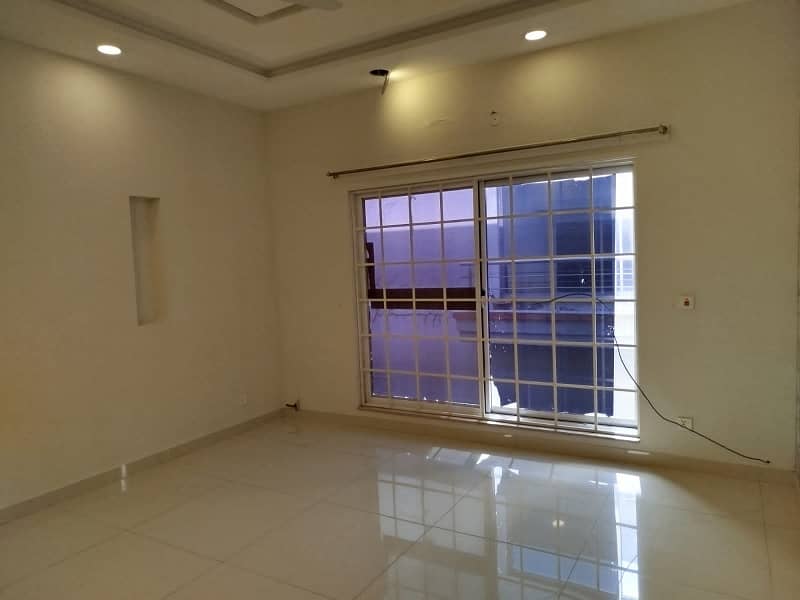 Kanal Luxury Upper Portion Available For Rent 8