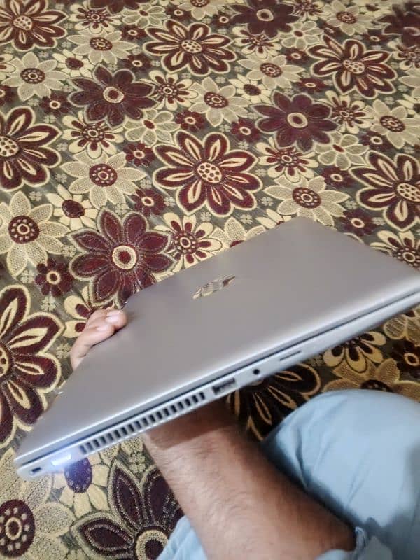 Hp core i5 8 generation 8/256 touch 0