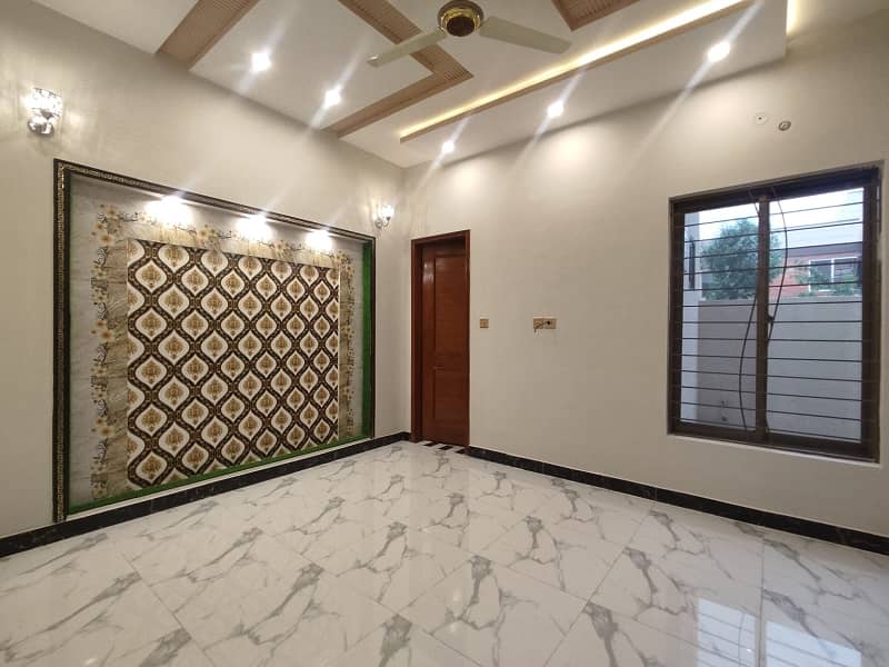 A 5 Marla House In Lahore Is On The Market For sale 0