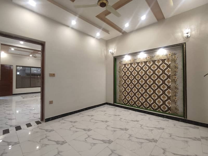 A 5 Marla House In Lahore Is On The Market For sale 2