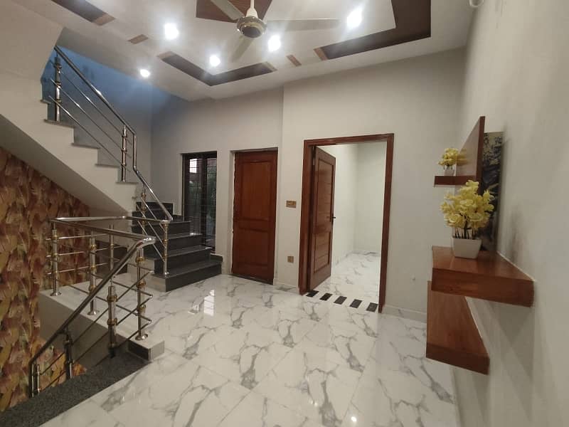 A 5 Marla House In Lahore Is On The Market For sale 7