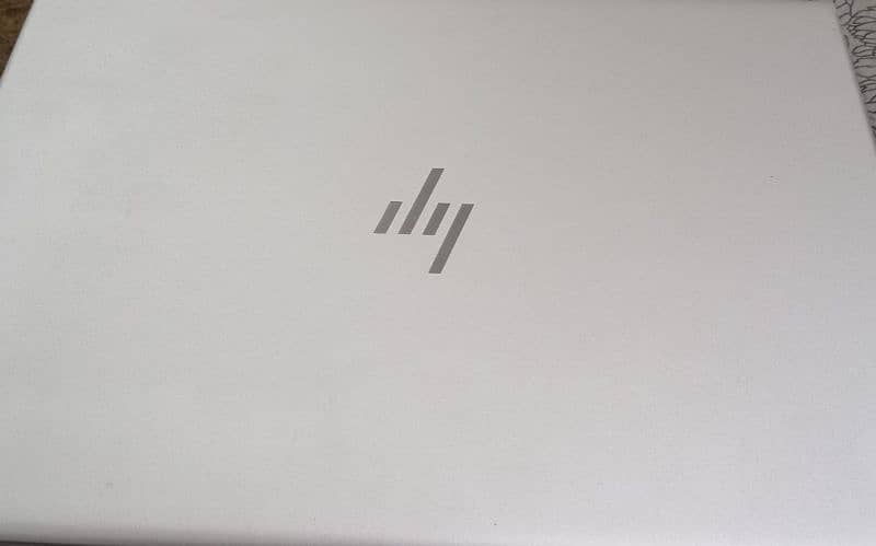 New Logo HP EliteBook 840 G6 Model Laptop 3