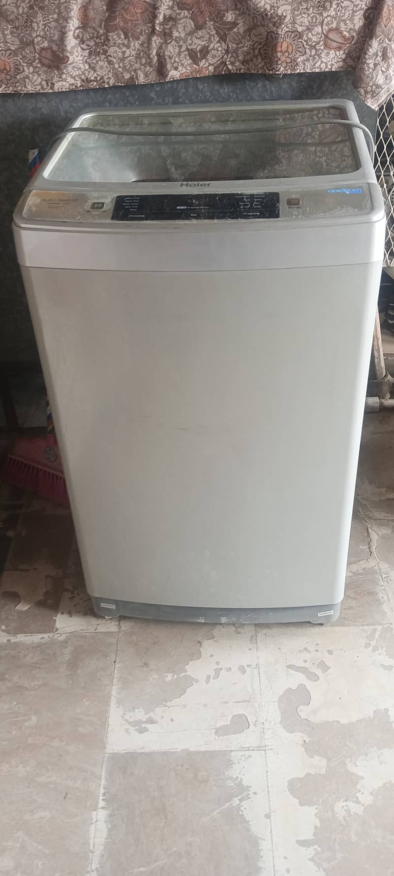 Haier Automatic washing machine, model HWM90-1789 1