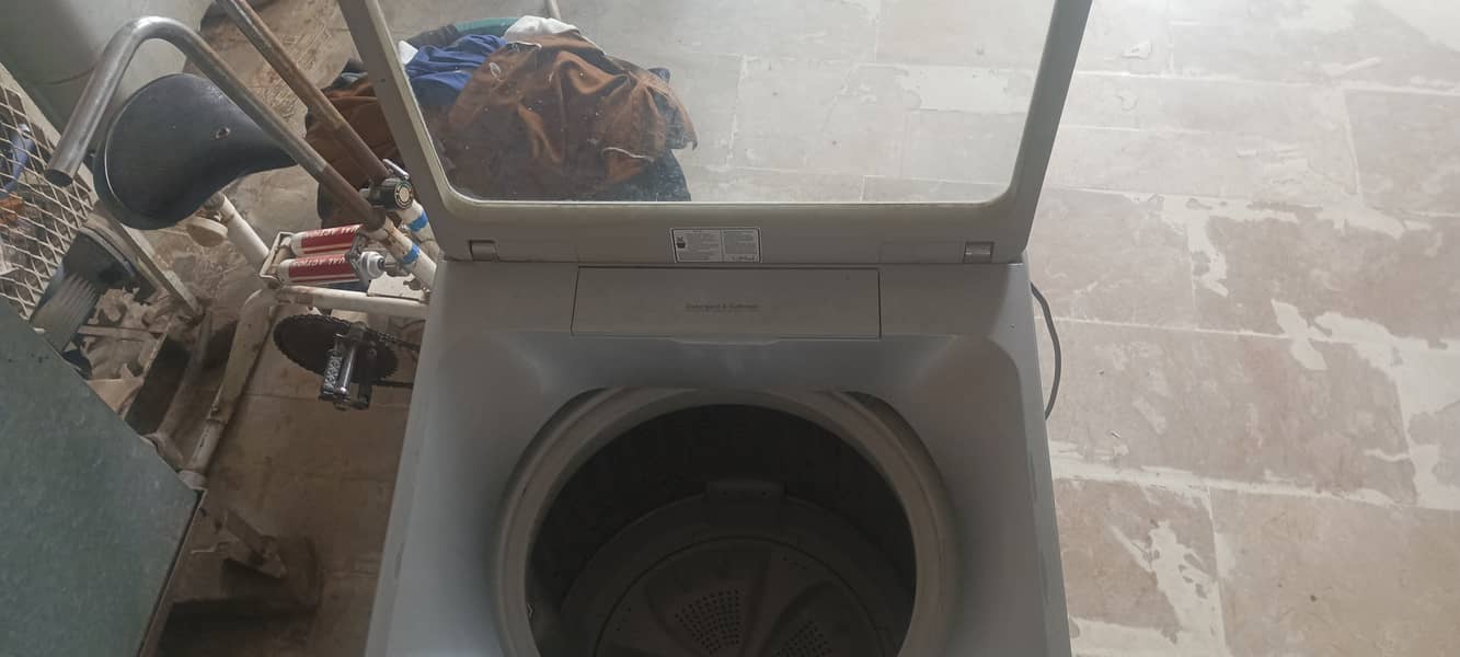 Haier Automatic washing machine, model HWM90-1789 4