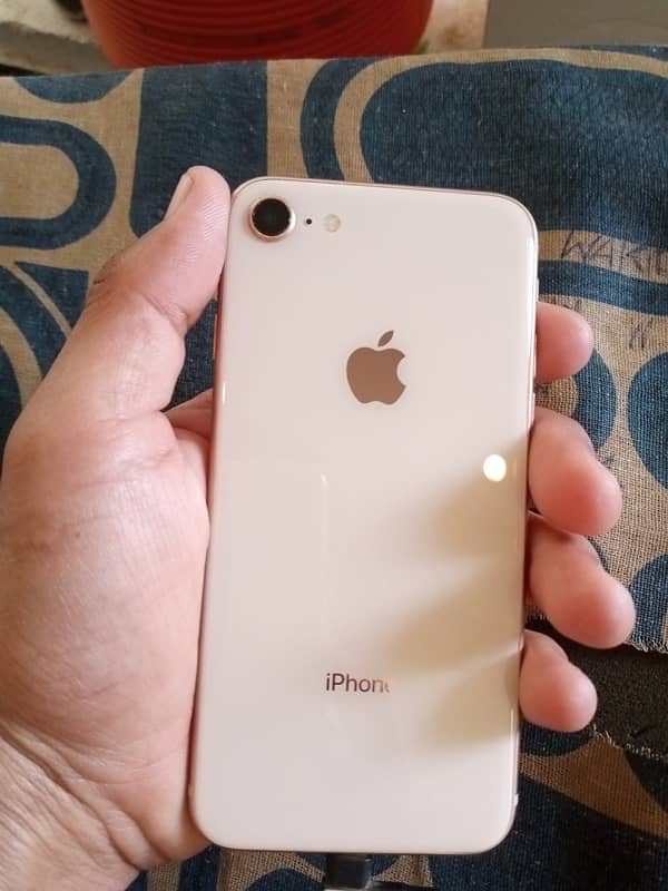 iPhone 8 non pta 64 go 3