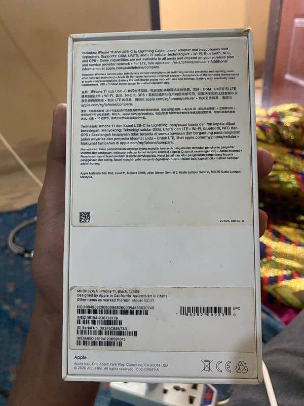 i phone 11 dual  PTA  Approved with box 5