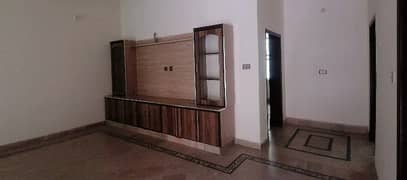 Stunning and affordable Upper Portion available for rent in Model Town