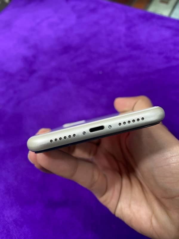 iphone 11 64gb sim locked 5