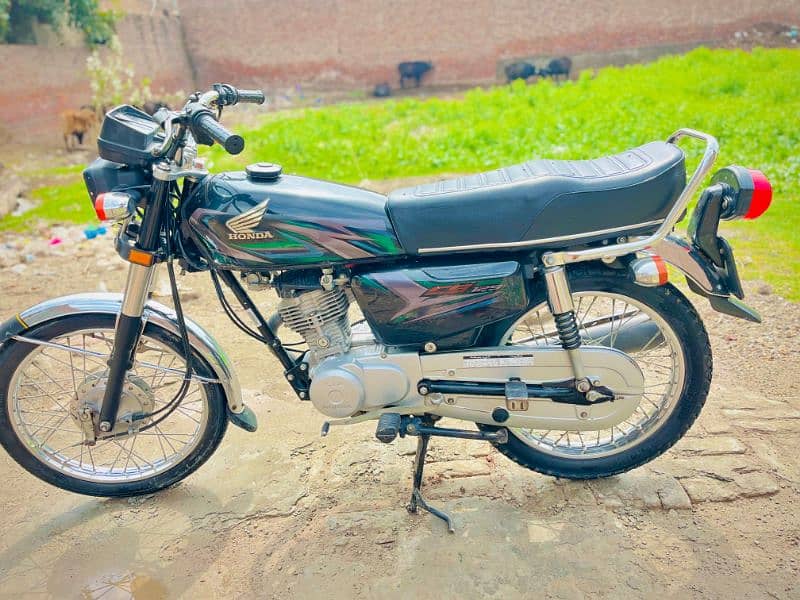 Honda cg 125 23 model 10/10 condition all ok no fault one hand used 1