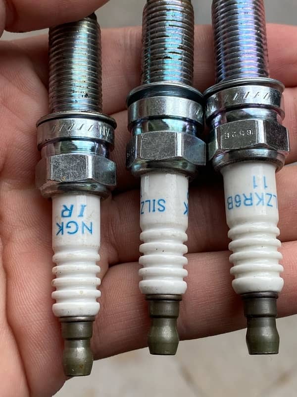 NGK IR SILZKR6B11 ORIGINAL JAPANESE PLUGS 4