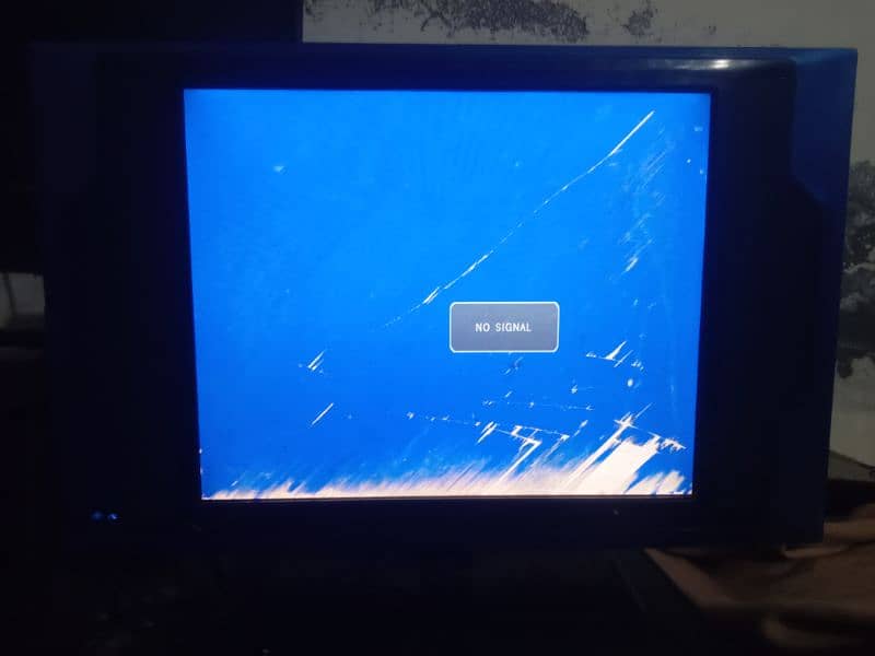 LCD tv far sale urgent PC USB and cable used far sale urgent 3