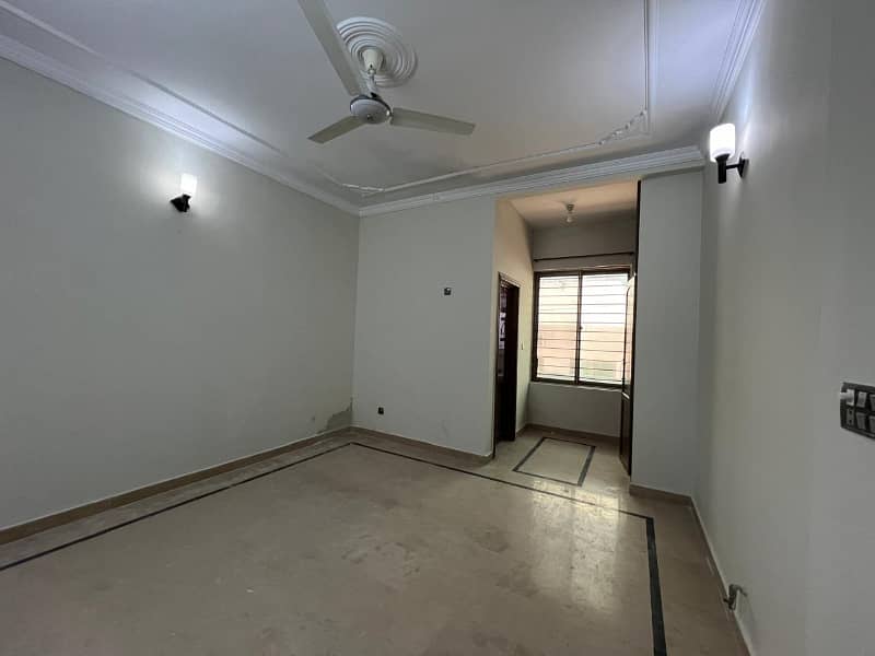 Flat Available on Rent in G-13/2 2