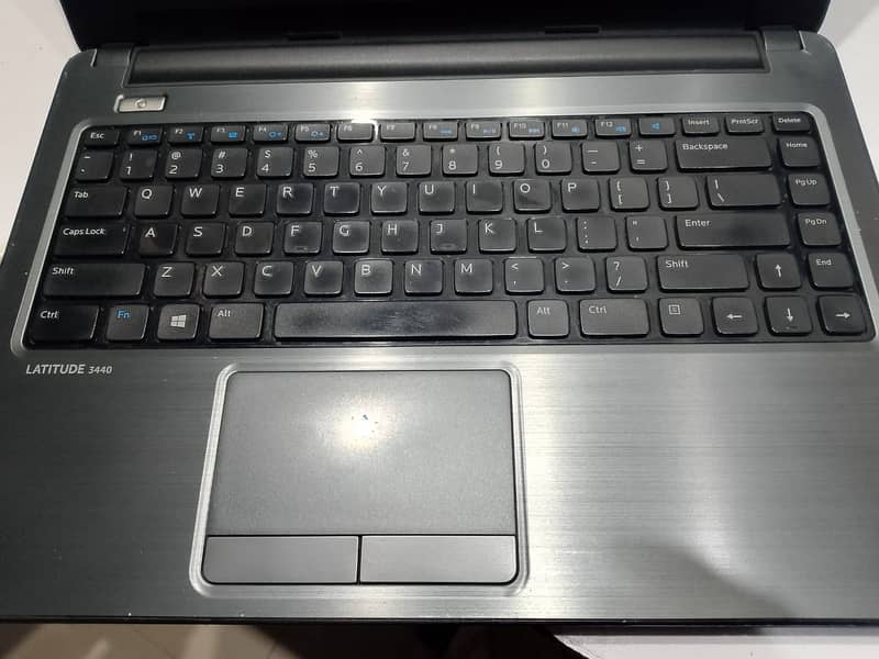 Dell Latitude 3440 1