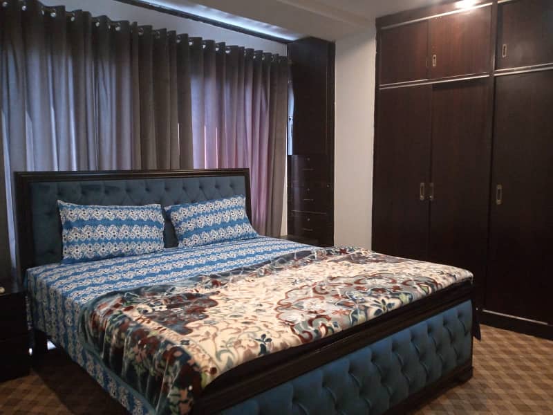 Par Day short time Two BeD Room apartment Available for rent in Bahria town phase 4 and 6 empire Heights 2 Family apartment 6