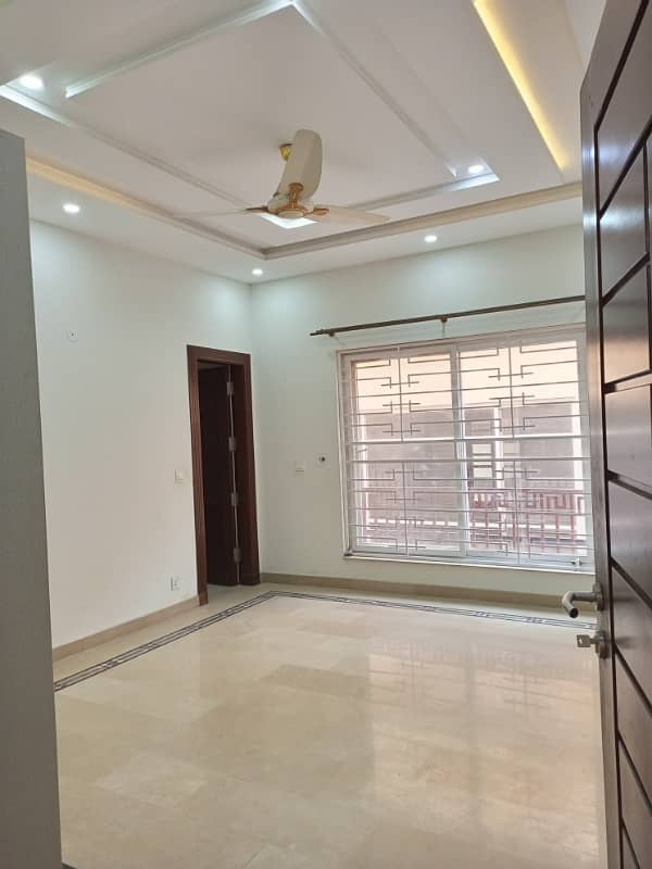 Sector C Kanal Upper Portion Available For Rent 6