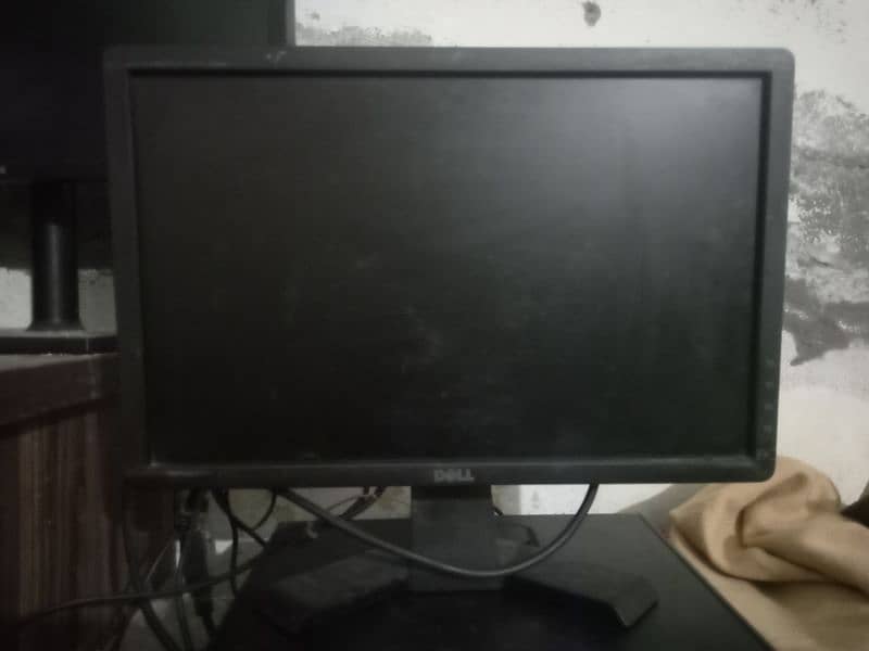 Dell 17 inach LCD far sale urgent 1