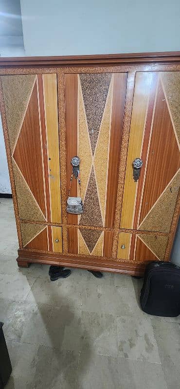 almari wardrobe for sale. 1 year used only 3