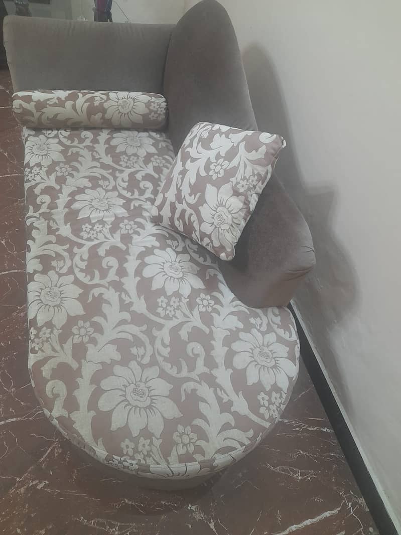 Dewan Sofa  For Sale Urgent 1